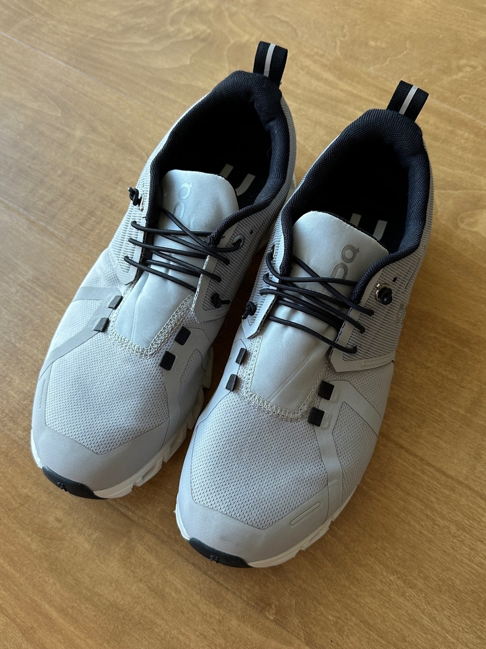 On Cloud 5 Women’s Waterproof Sneakers, Glacier/White, Size 8 - Picture 2 of 11
